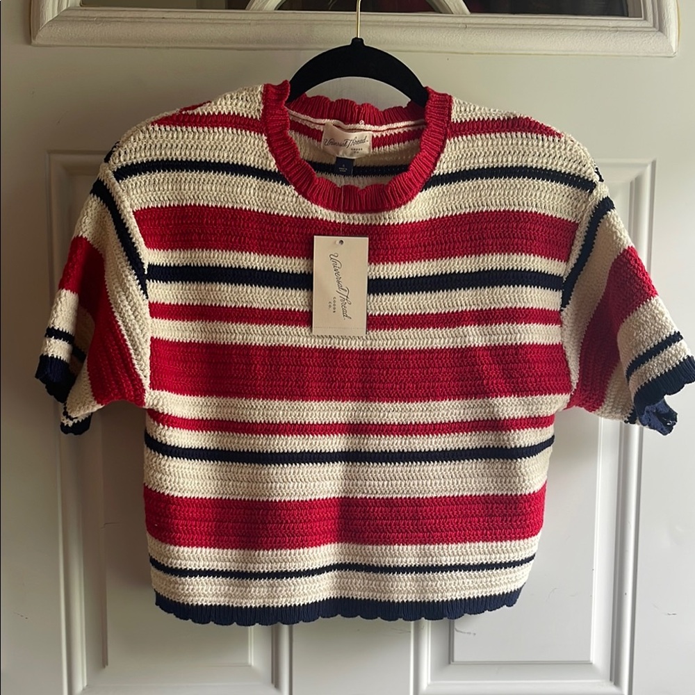 Universal Thread Red and Cream Knit Top NWT size small.